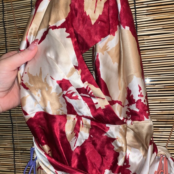 Gorgeous 100% silk red floral wrap dress - Picture 4 of 7